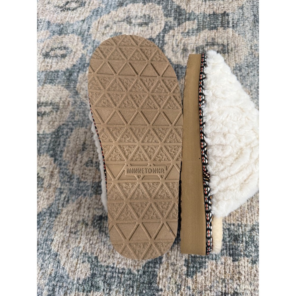 Minnetonka Shally Slipper Size 8 New in Box - Picture 4 of 5